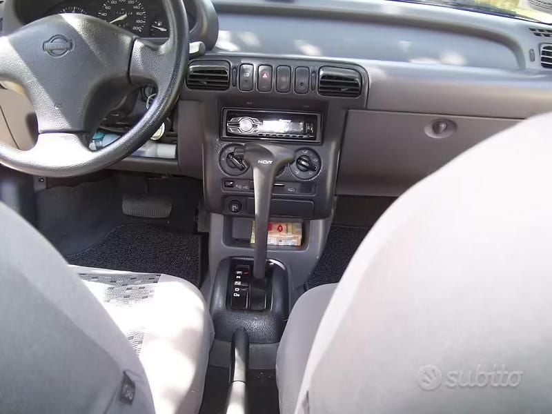 Usata Nissan Micra 54 CV (39 kW) 1996 Grigio Utilitaria