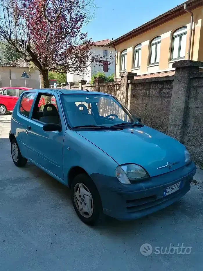 Usata Fiat 600 54 CV (39 kW) 2005 Bluazzurro Utilitaria