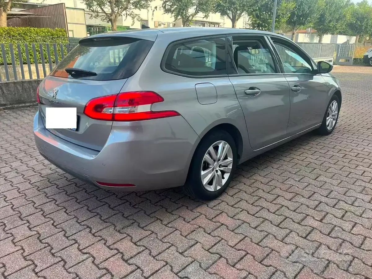 Usata Peugeot 308 SW Business-Line 131 CV (96 kW) 2019 Grigio Station wagon