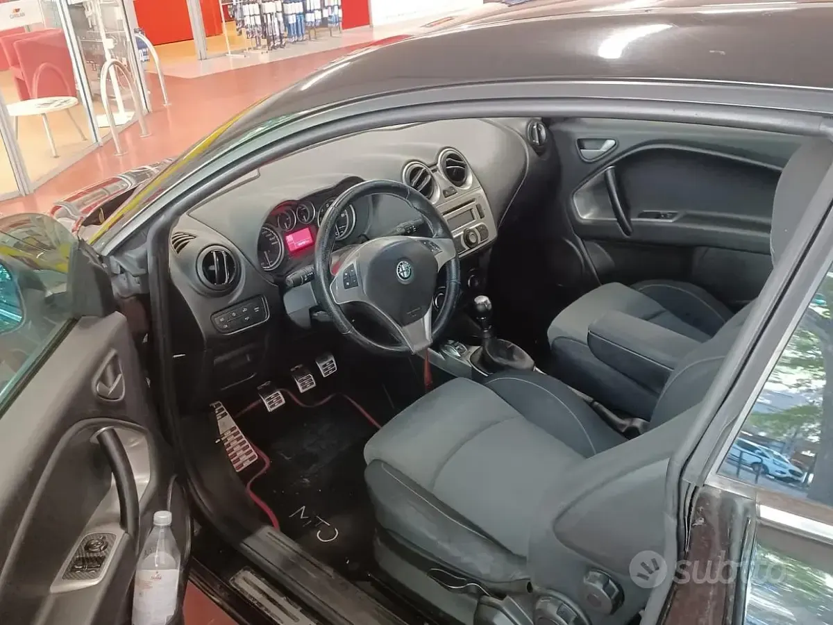 Usata Alfa Romeo MiTo Distinctive 105 CV (77 kW) 2011 Nero Utilitaria