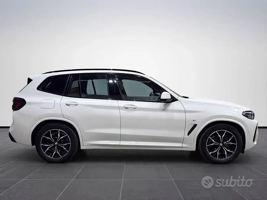 Usata BMW X3 M Sport 190 CV (139 kW) 2023 Alpinweiss iii pastello SUV