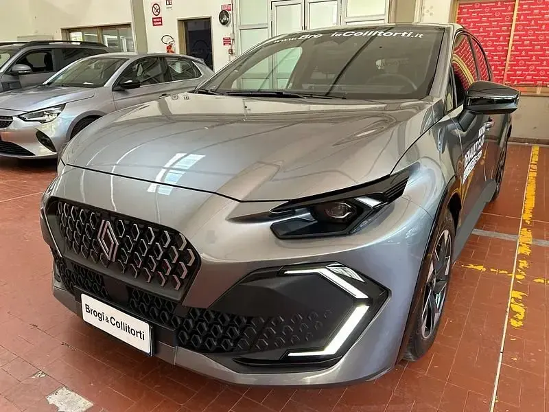 Usata Renault Clio V Techno 160 CV (117 kW) 2025 Grigio scuro Utilitaria