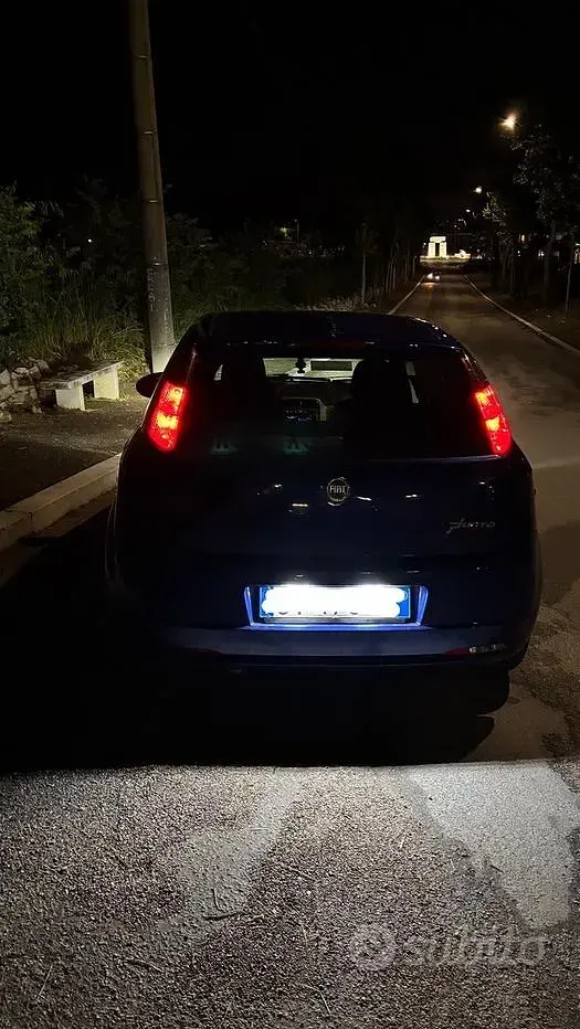 Usata Fiat Grande Punto 90 CV (66 kW) 2005 Bluazzurro Utilitaria