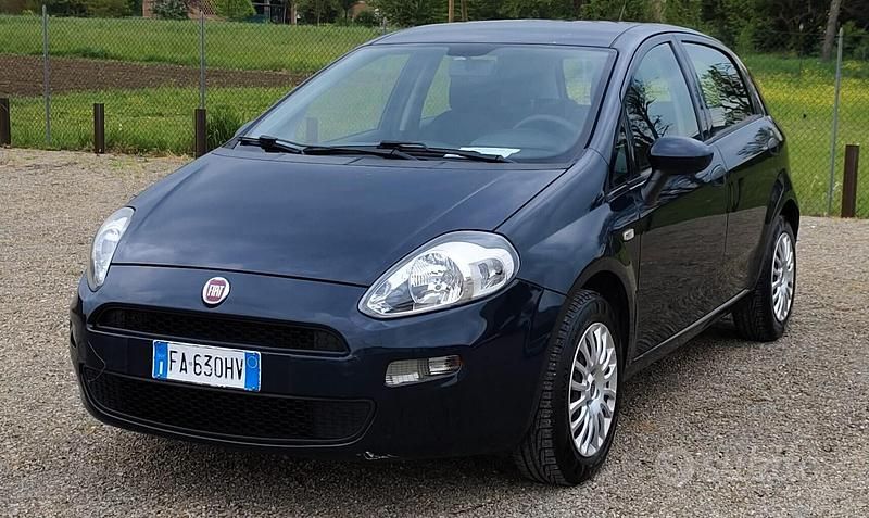 Usata Fiat Punto Street 69 CV (50 kW) 2015 Blu Utilitaria