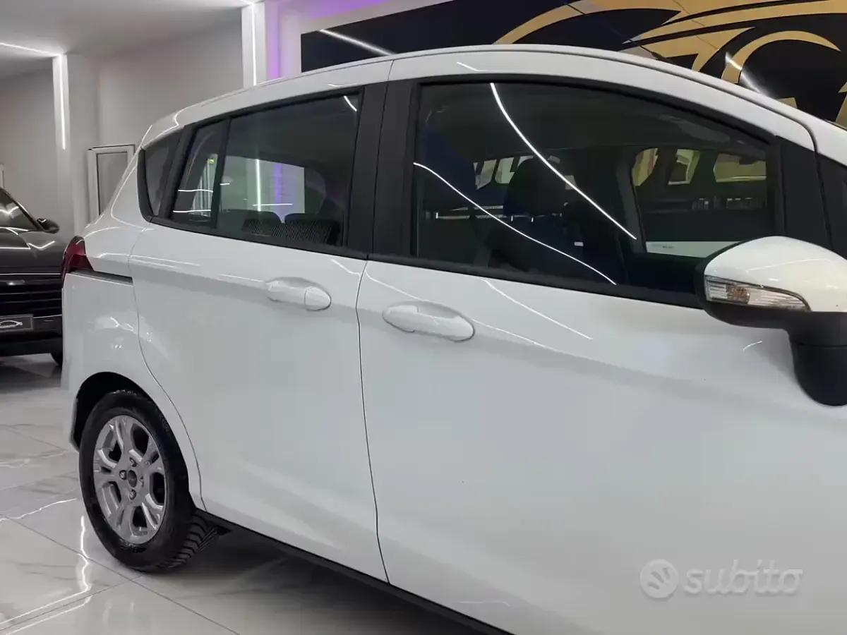 Usata Ford B-MAX Titanium 95 CV (69 kW) 2015 Bianco Monovolume