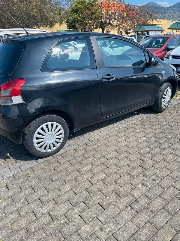 Usata Toyota Yaris 2010 Nero Berlina