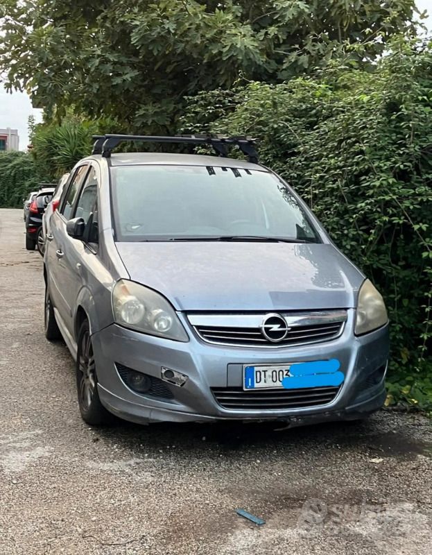 Usata 2009 Opel Zafira Monovolume | 500 € (Super prezzo) - Immagine 1/4