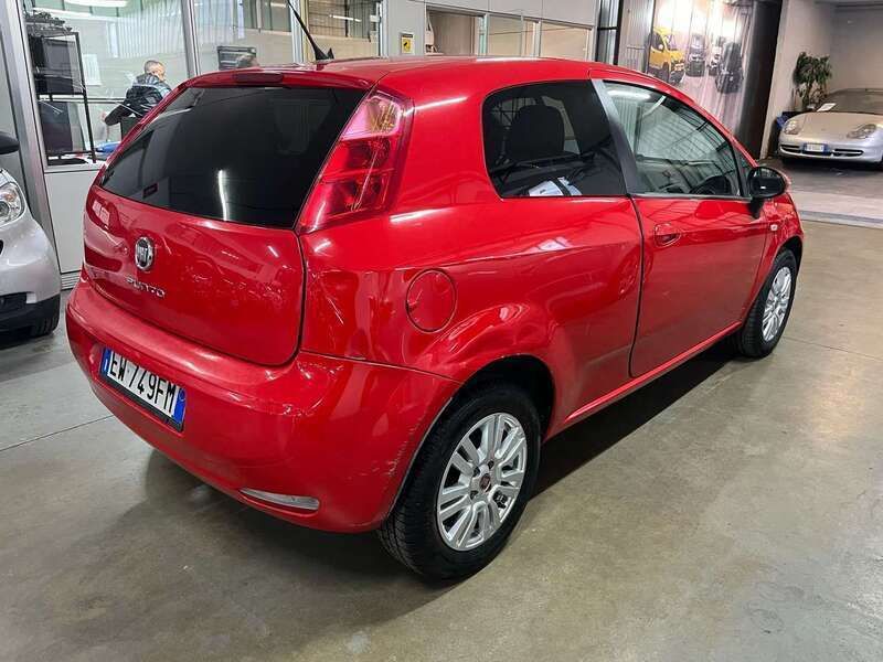 Usata Fiat Punto 75 CV (55 kW) 2014 Rosso Utilitaria