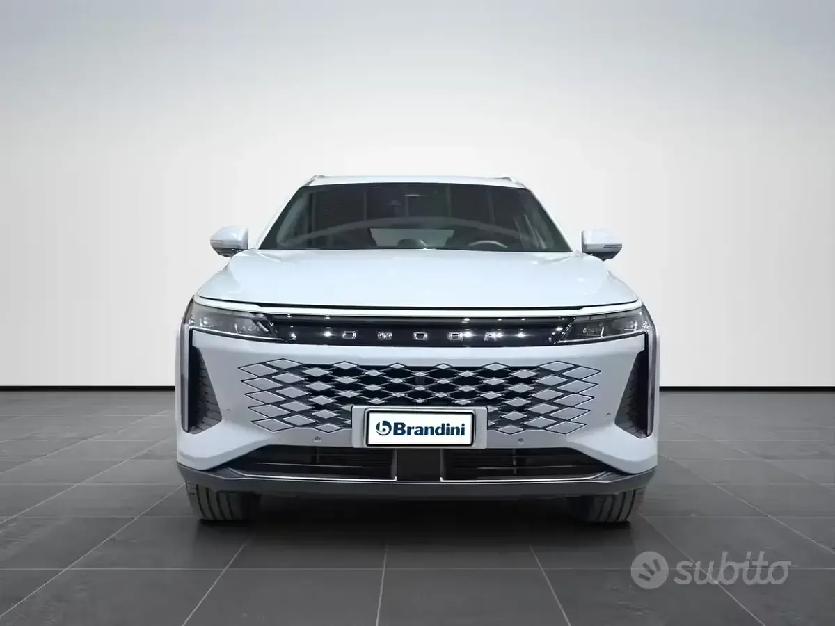 Usata Omoda 9 143 CV (105 kW) 2025 Anvil grey SUV