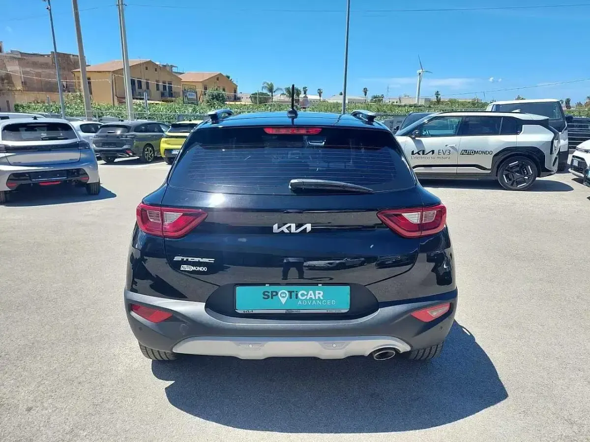 Usata Kia Stonic Style 100 CV (73 kW) 2022 Nero SUV