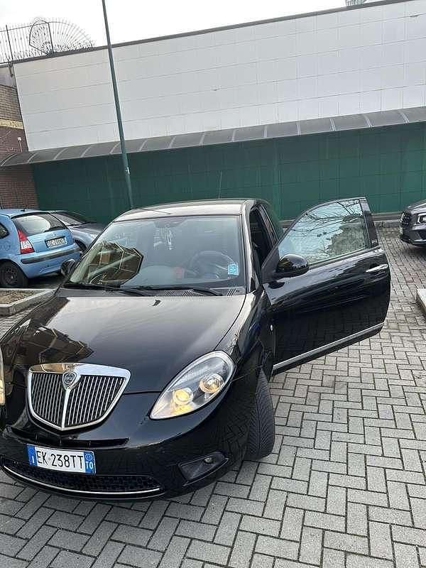 Usata Lancia Ypsilon Platinum 69 CV (50 kW) 2011 Utilitaria