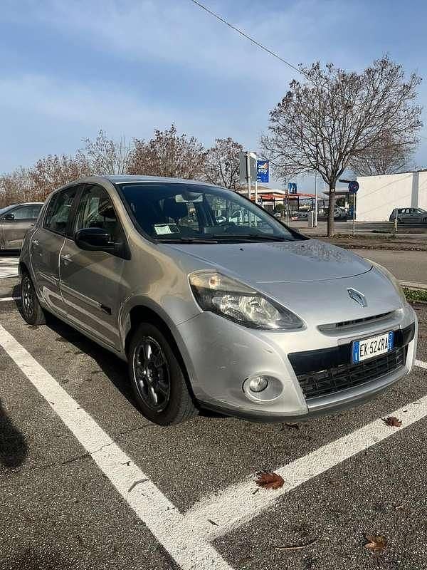 Usata Renault Clio II 75 CV (55 kW) 2011 Berlina