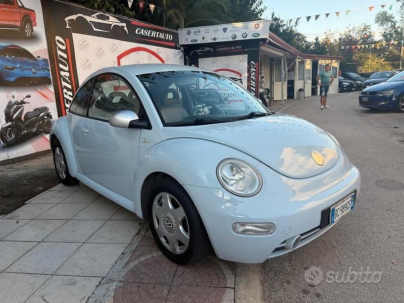 Usata VW Beetle 149 CV (109 kW) 2000 Blu Utilitaria