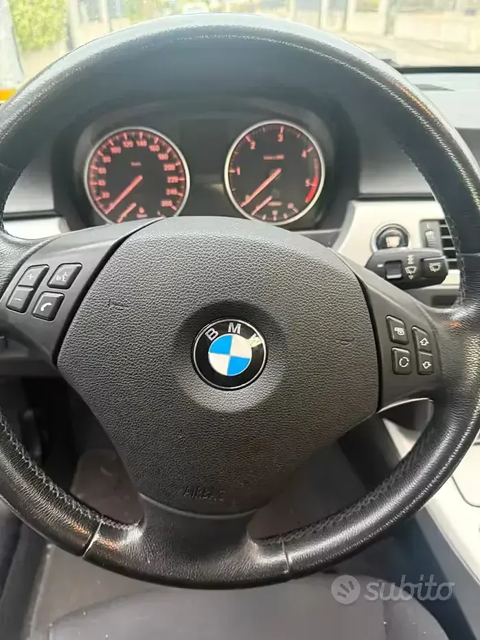 Usata BMW 318 143 CV (105 kW) 2009 Grigio Berlina