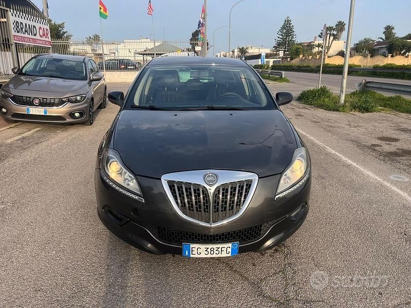 Usata Lancia Delta 119 CV (87 kW) 2011 Grigio Utilitaria