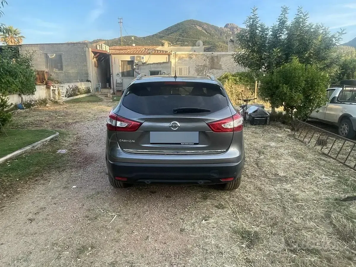 Usata Nissan Qashqai 131 CV (96 kW) 2016 Grigio SUV