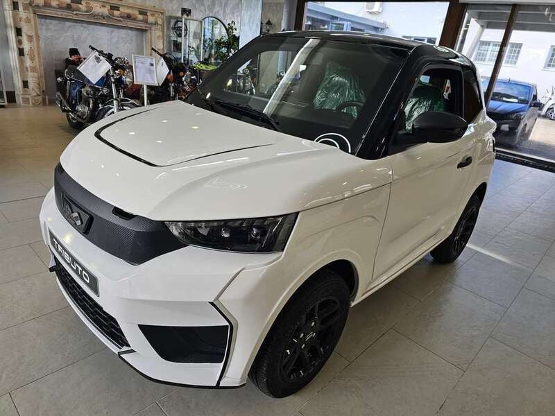 Nuova Ligier JS50 2025 Bianco Utilitaria