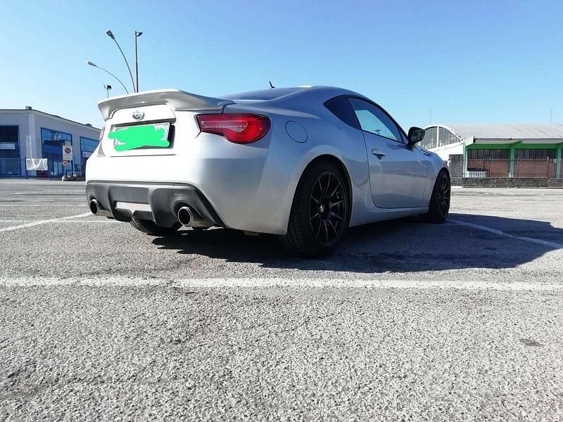 Usata Subaru BRZ 200 CV (147 kW) 2014 Argento Coupé