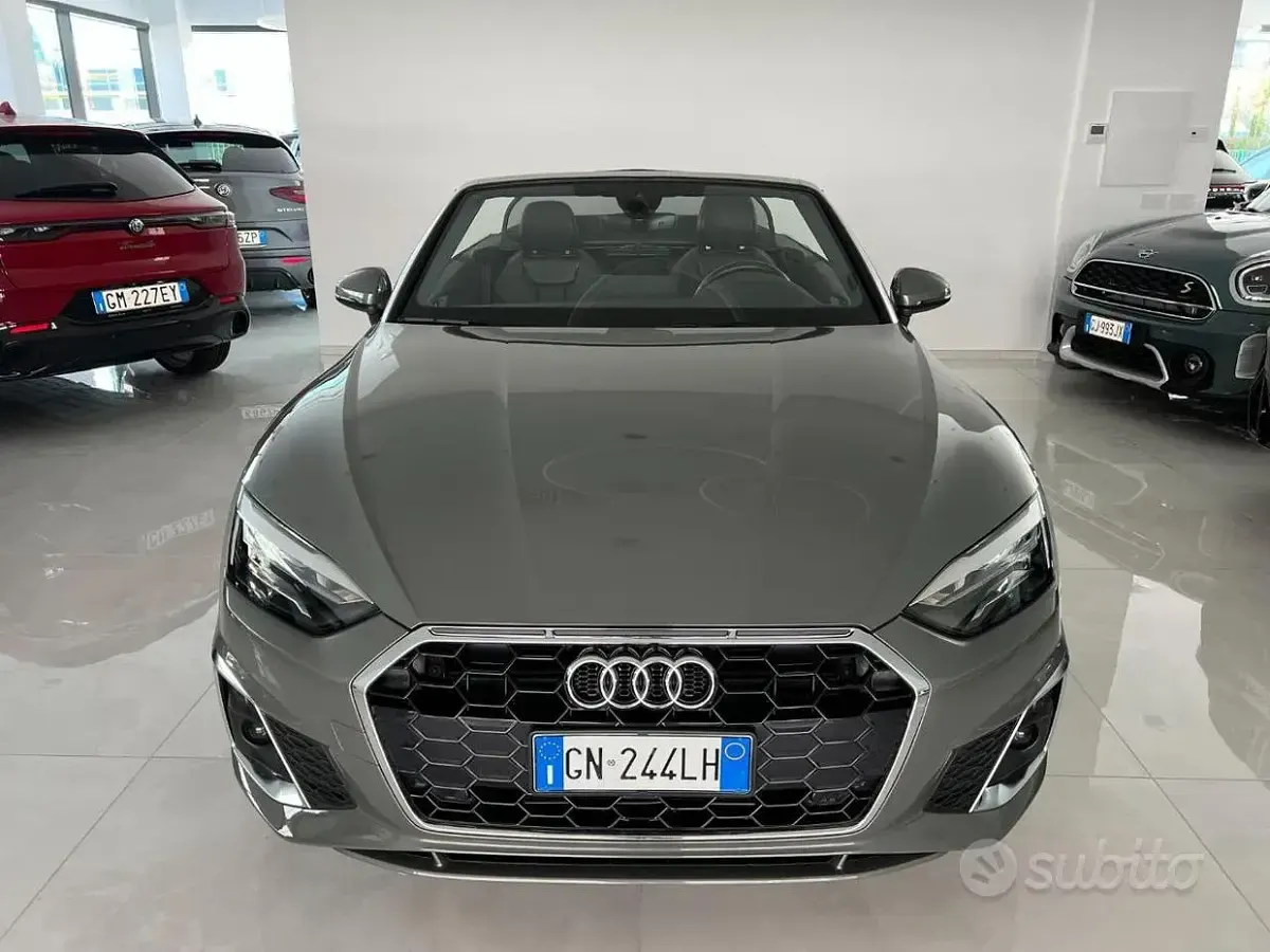 Usata Audi A5 Cabriolet S-Line 163 CV (119 kW) 2023 Grigio Cabrio