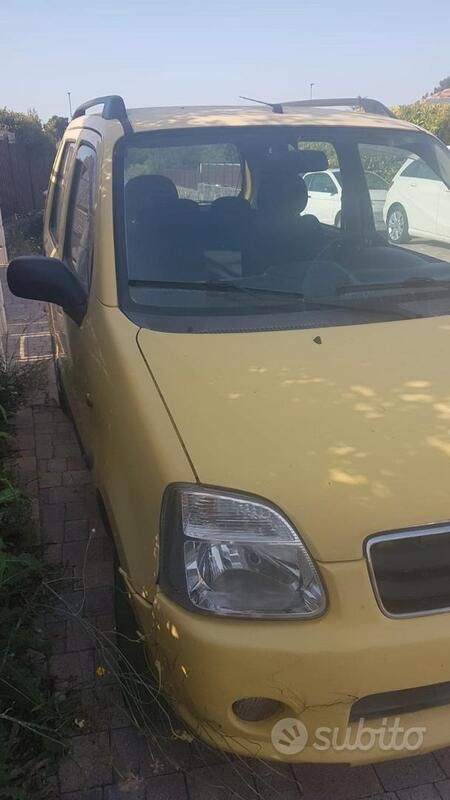Usata Suzuki Wagon R+ 94 CV (69 kW) 2004 Giallo Monovolume