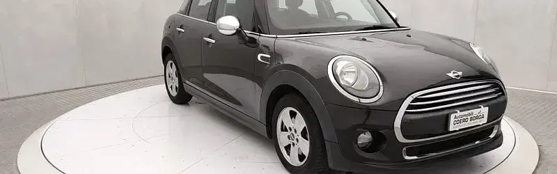 Usata Ford Tourneo Courier 95 CV (69 kW) 2018 Grigio Monovolume