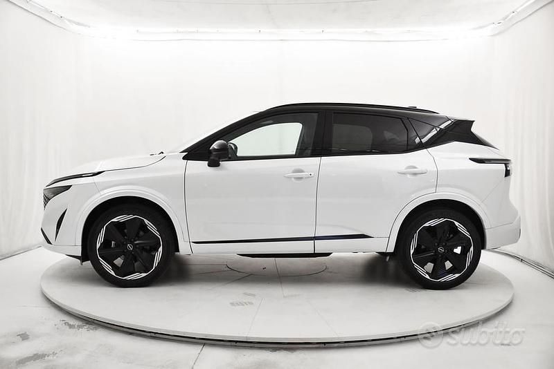 Nuova Nissan Qashqai 140 CV (102 kW) 2025 White pearl/black SUV