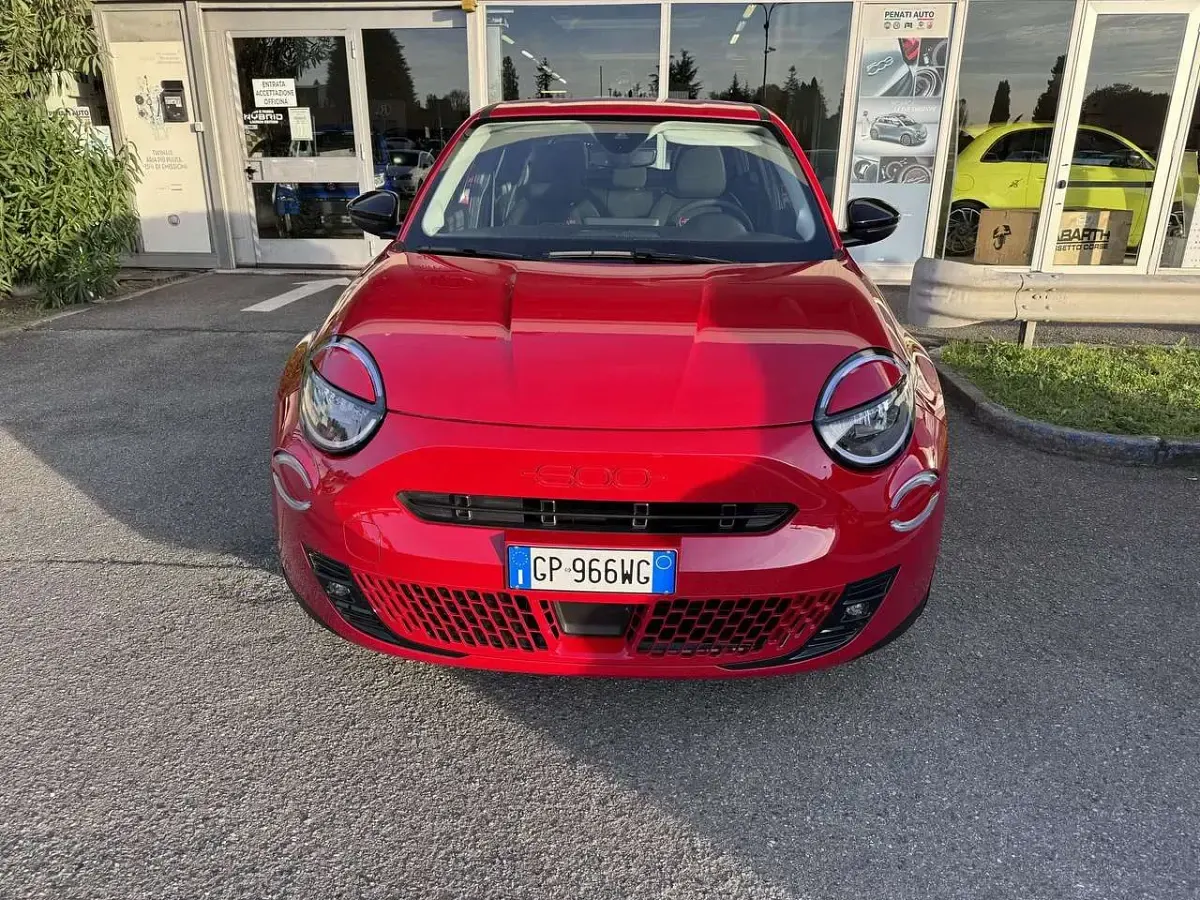 Usata Fiat 600E Red 114 kW (156 CV) 2023 Rosso SUV