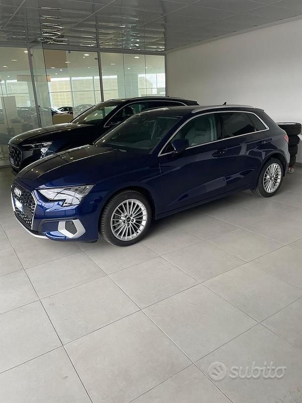 Blu Usata 2023 Audi A3 Business Tre volumi | 26.500 € (Cara) - Immagine 1/4