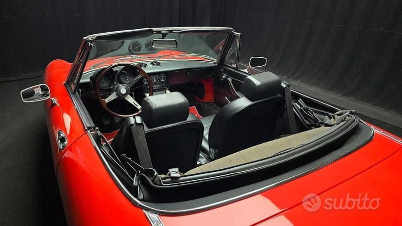 Usata Alfa Romeo Spider Veloce 130 CV (95 kW) 1982 Rosso Cabrio