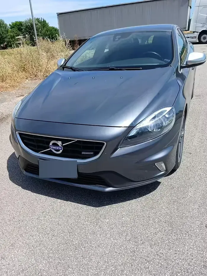 Usata Volvo V40 R-Design 2014 Grigio Station wagon
