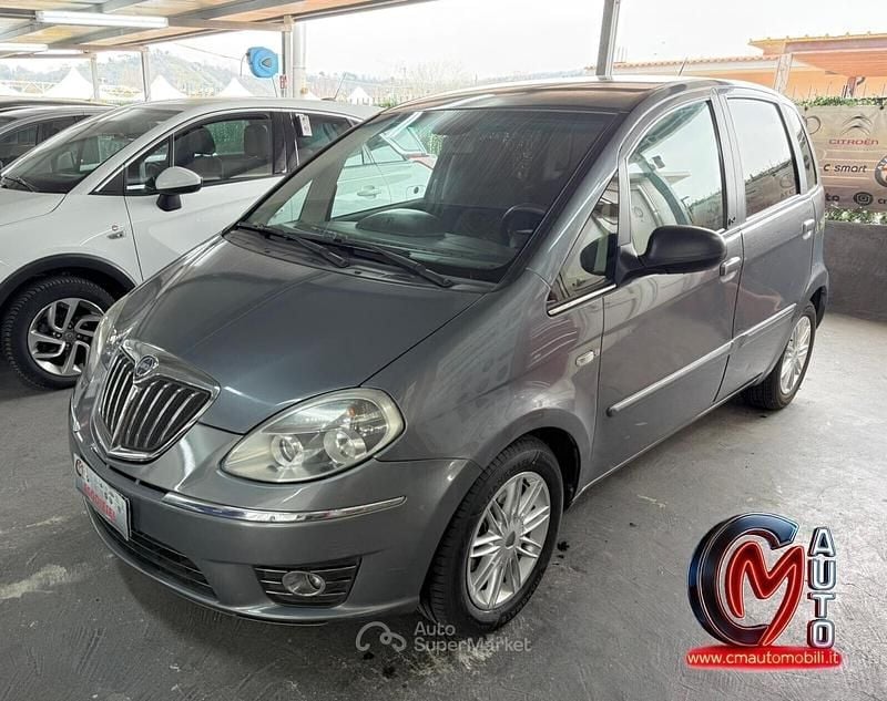 Usata Lancia Musa 95 CV (69 kW) 2012 Grigio Monovolume