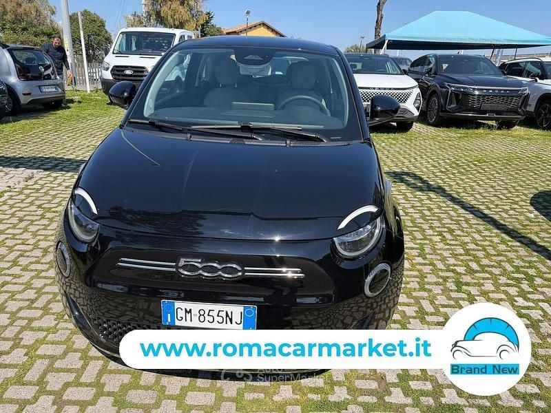 Usata Fiat 500e Icon 86 kW (117 CV) 2023 Nero Utilitaria