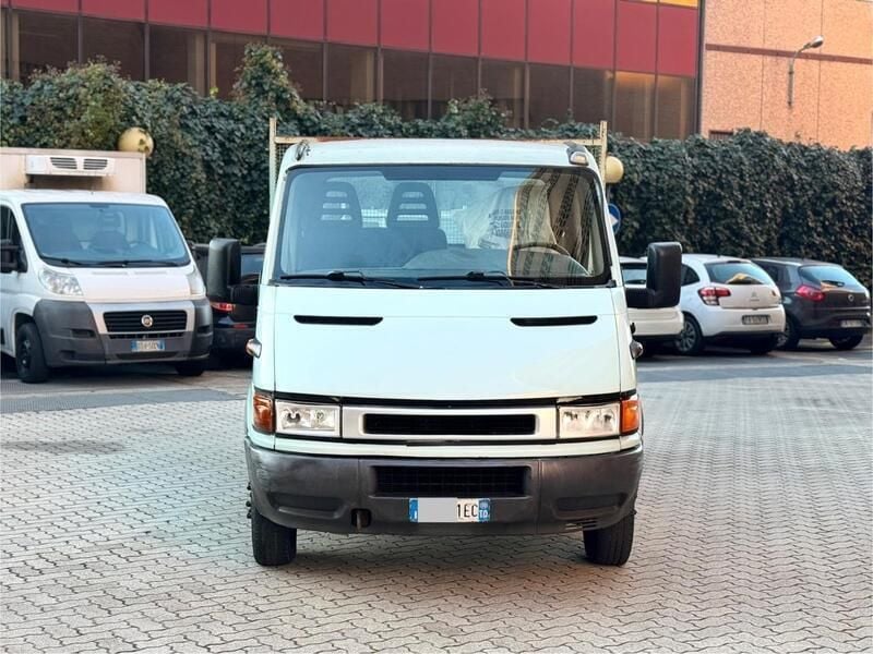 Verde Usata 2000 Iveco Daily | 7900 € (Buon prezzo) - Immagine 1/4