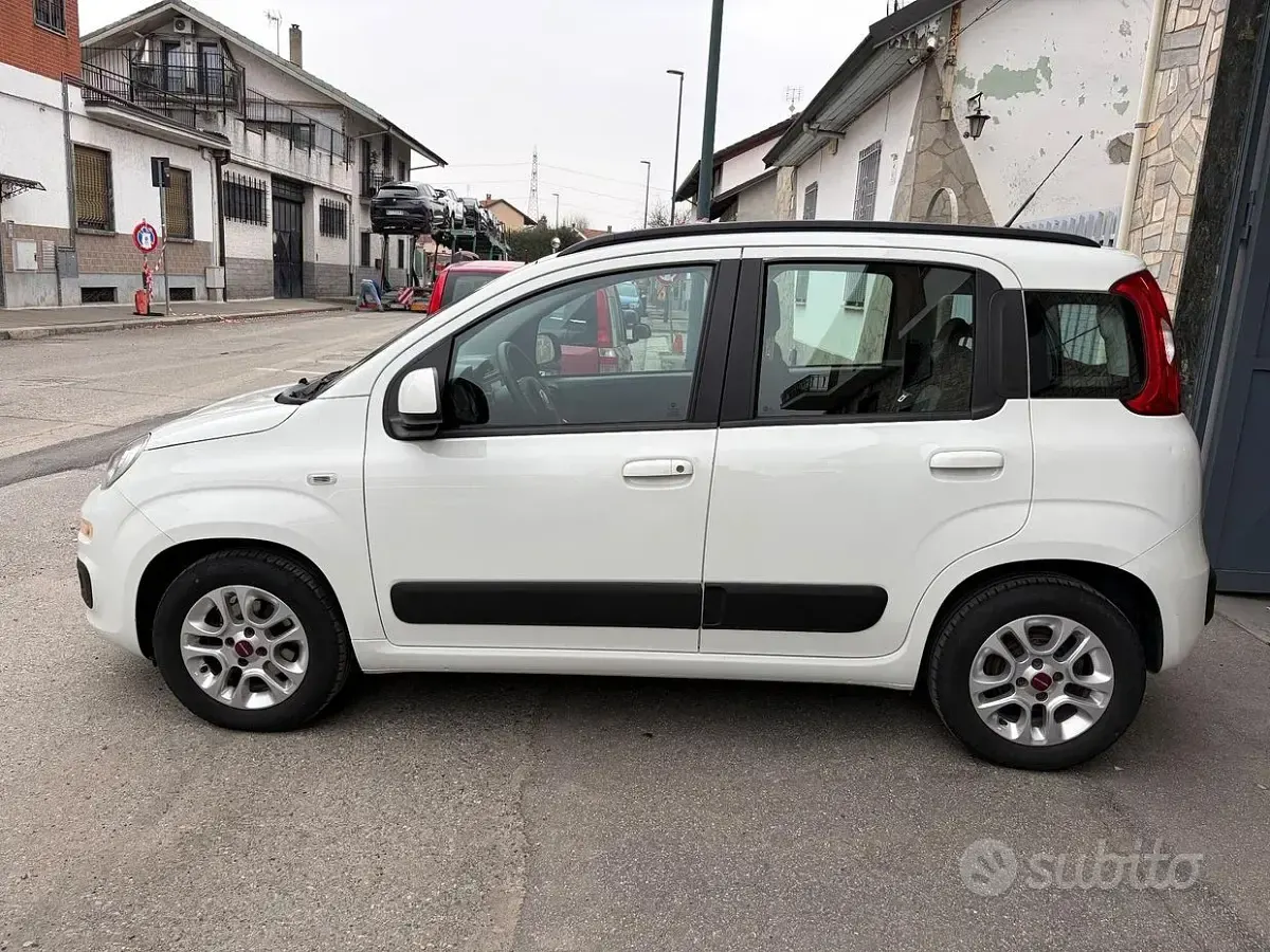 Usata Fiat Panda Lounge 69 CV (50 kW) 2019 Bianco Utilitaria