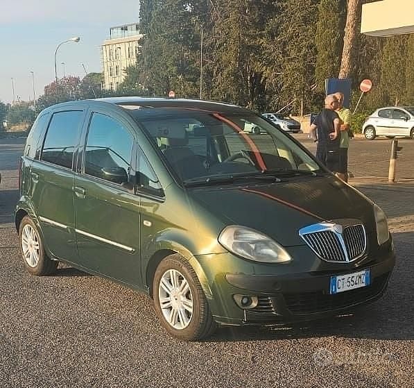Usata Lancia Musa Platinum 70 CV (51 kW) 2005 Verde Monovolume