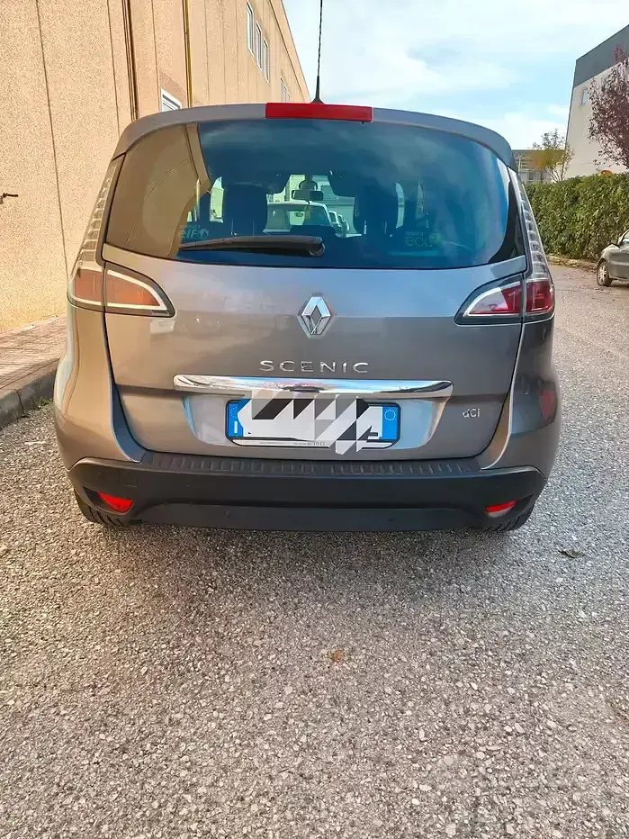 Usata Renault Scénic III 131 CV (96 kW) 2013 Grigio Monovolume