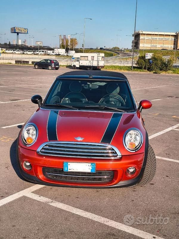 Usata Mini Cooper Cabriolet 122 CV (89 kW) 2011 Rosso Cabrio