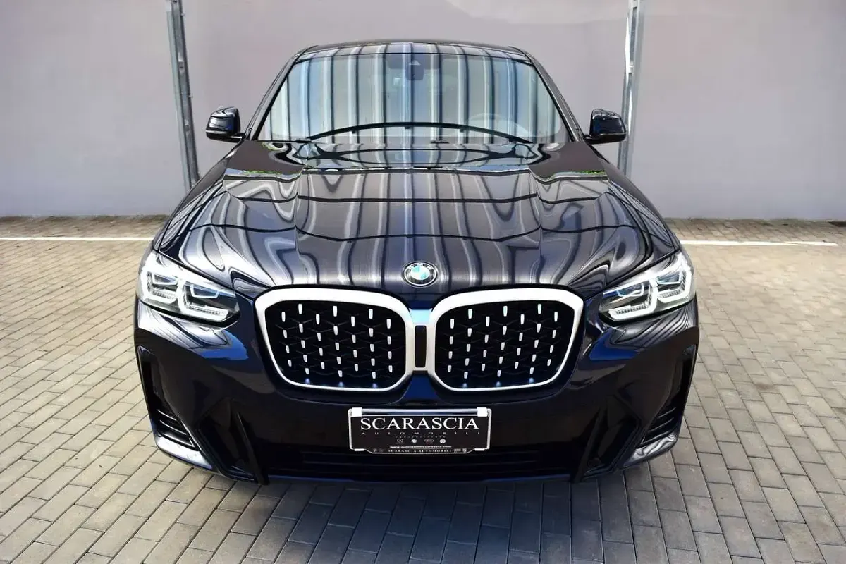 Usata BMW X4 M Sport 190 CV (139 kW) 2022 Carbon black SUV