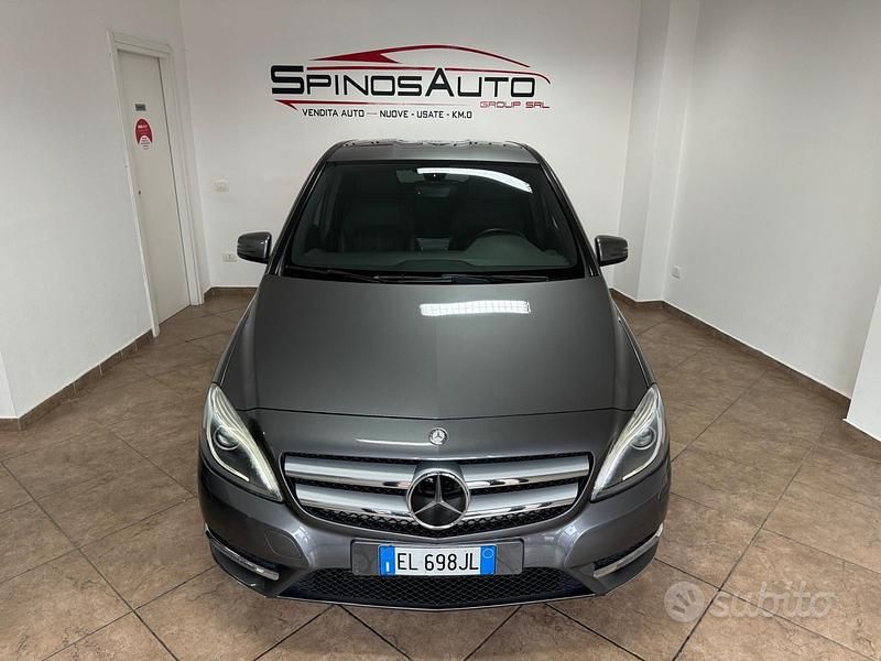 Usata Mercedes B200 Premium 136 CV (100 kW) 2012 Grigio Monovolume