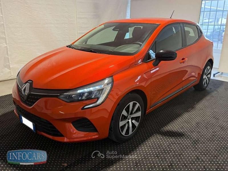Usata Renault Clio V Equilibre 65 CV (47 kW) 2023 Orange metallizzato Berlina