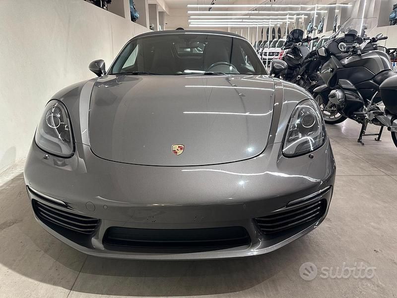 Grigio Usata 2017 Porsche 718 Boxster Cabrio | 54.900 € (Buon prezzo) - Immagine 1/4