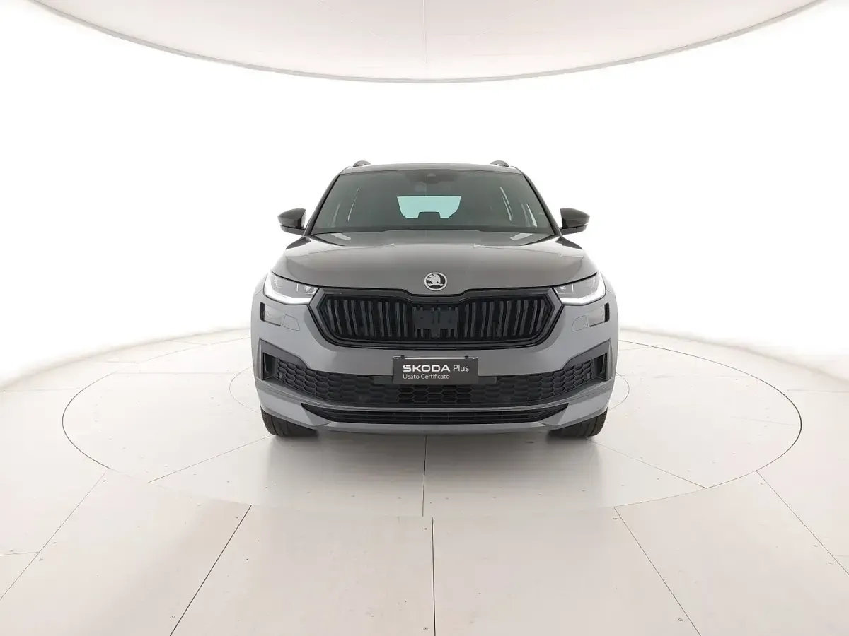 Usata Skoda Kodiaq SportLine 150 CV (110 kW) 2021 Grigio graphite metallizzato SUV