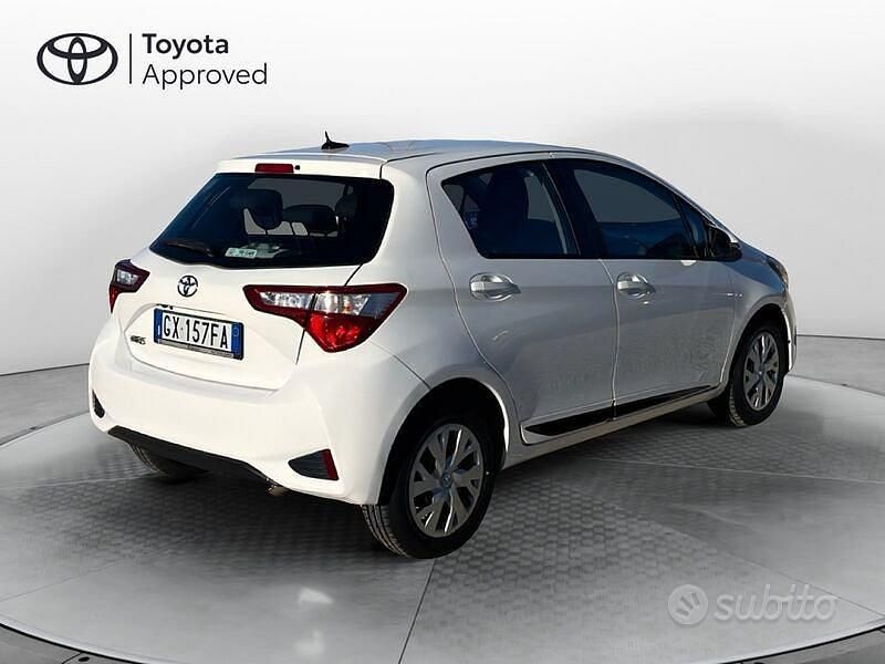 Usata Toyota Yaris Active 72 CV (52 kW) 2020 Bianco Berlina