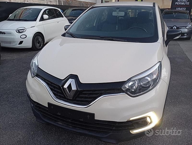 Usata Renault Captur Business 90 CV (66 kW) 2019 Beige SUV