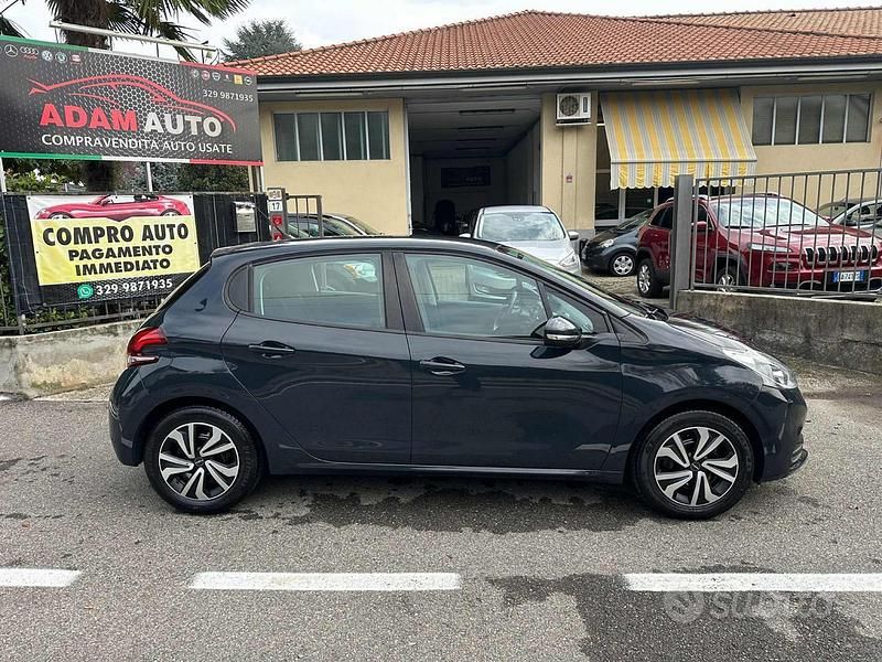 Usata Peugeot 208 Active 68 CV (50 kW) 2016 Grigio Utilitaria