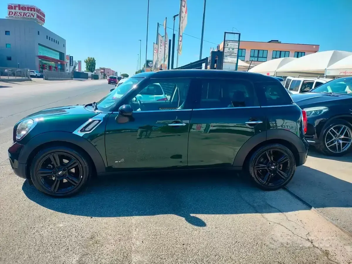 Usata Mini Cooper SD Countryman 150 CV (110 kW) 2017 Verde SUV