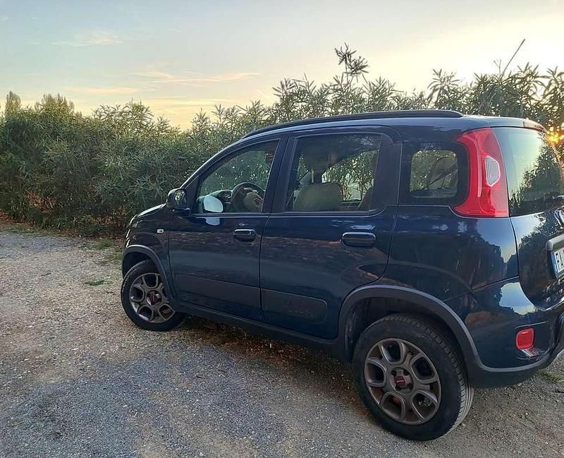 Usata Fiat Panda 4x4 75 CV (55 kW) 2015 Blu/azzurro Utilitaria