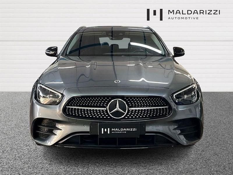 Begagnad Mercedes 300 Premium 194 HK (142 kW) 2022 Silver Kombi