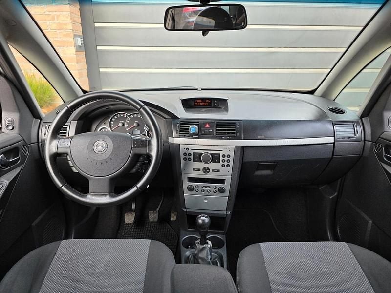 Usata Opel Meriva 104 CV (76 kW) 2008 Argento Monovolume