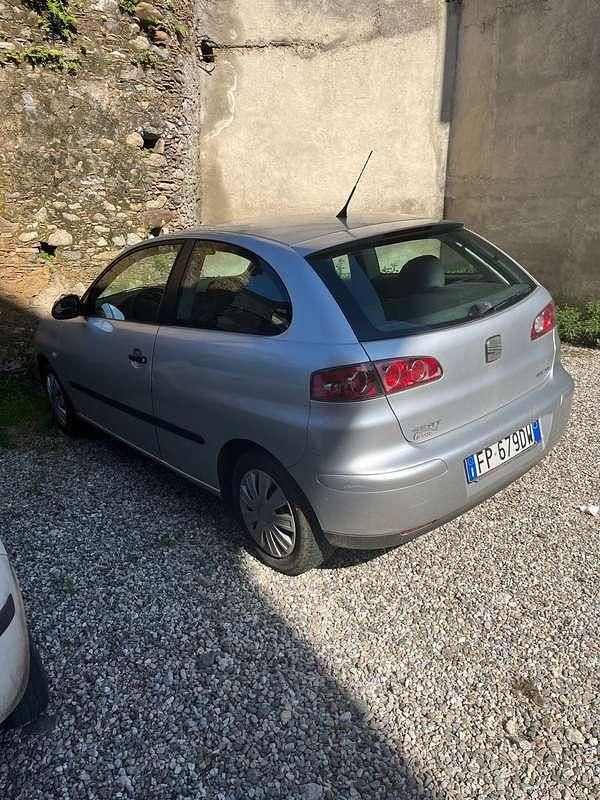 Usata Seat Ibiza Stylance 75 CV (55 kW) 2003 Grigio Utilitaria